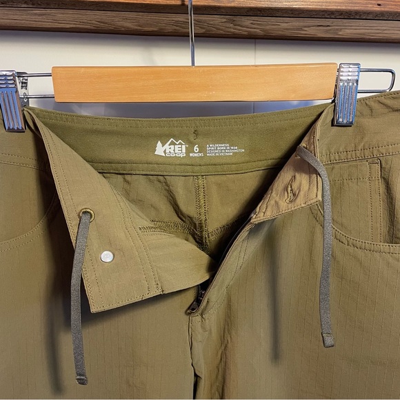 REI stretch rip stop shorts - Picture 2 of 8